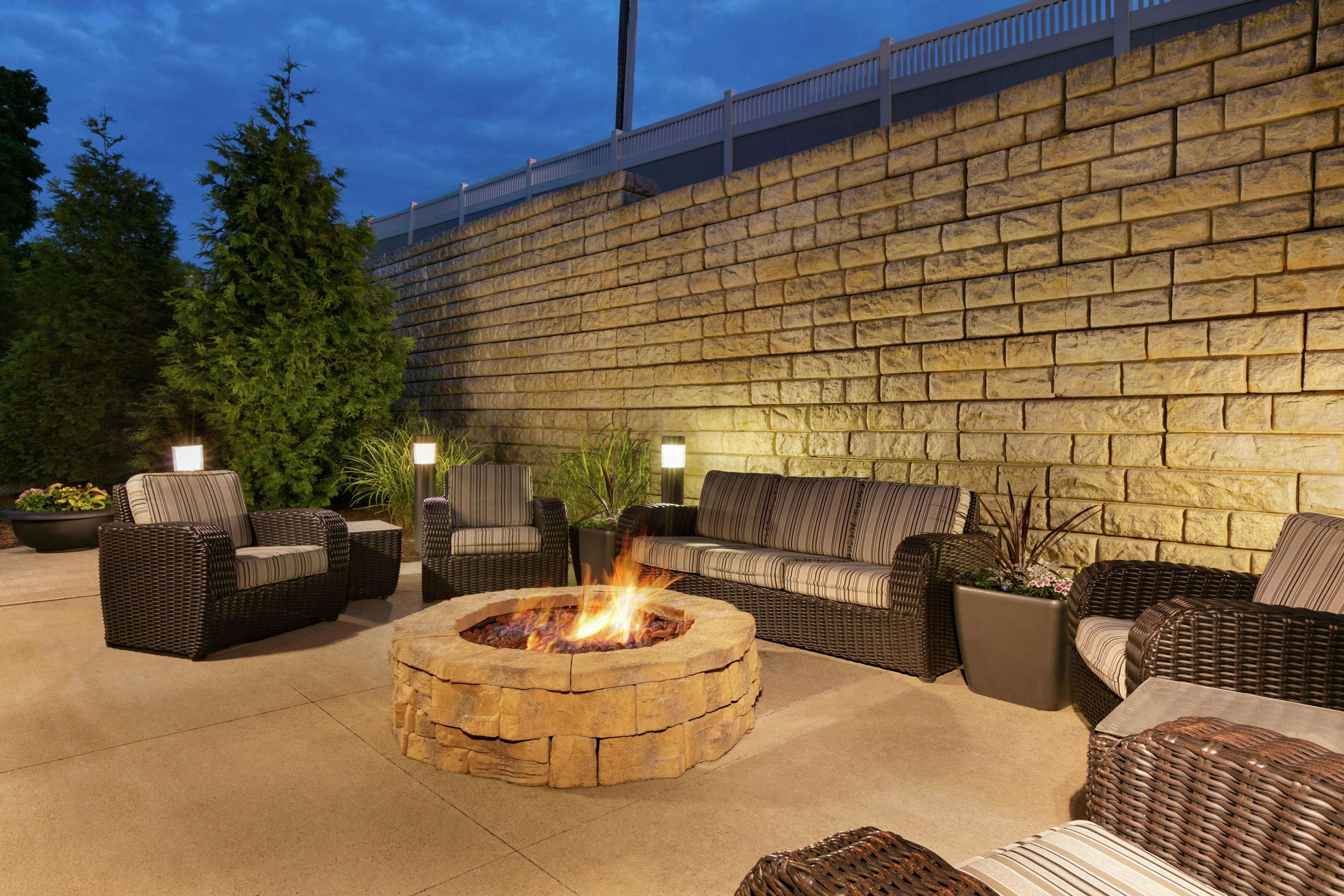 Hampton Inn And Suites Parkersburg Downtown Экстерьер фото